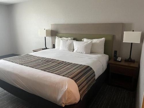 Country Inn & Suites by Radisson, Salina, KS image 9