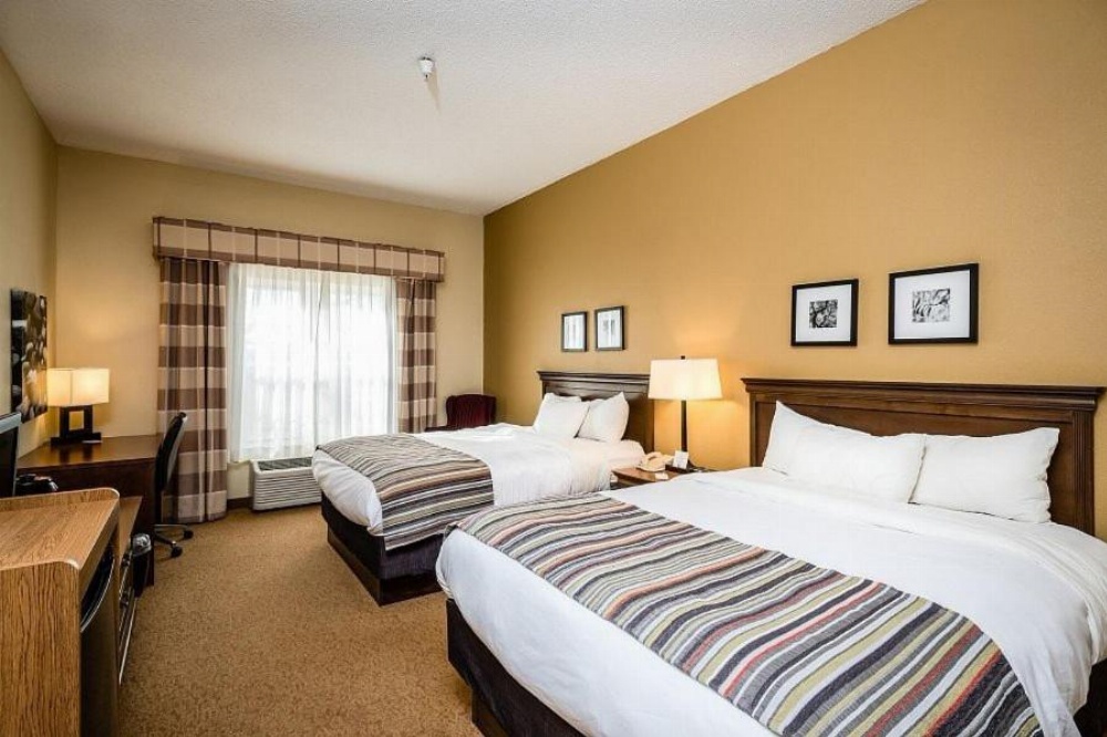 Country Inn & Suites by Radisson, Salina, KS Image 11