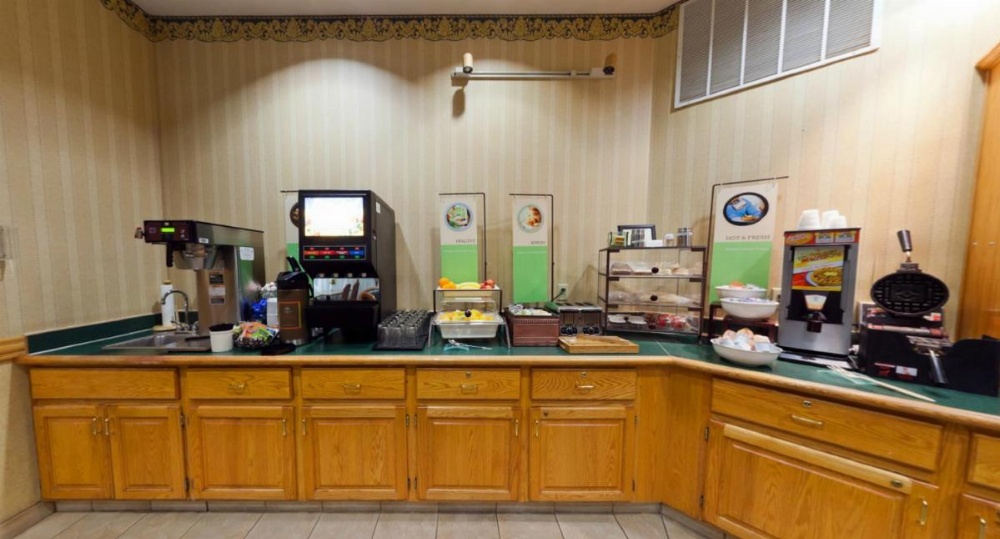 Country Inn & Suites by Radisson, Salina, KS Image 20
