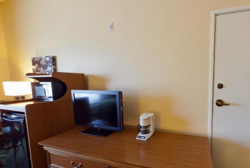 Country Inn & Suites by Radisson, Salina, KS image 29