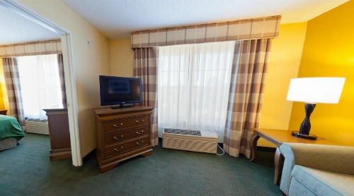 Country Inn & Suites by Radisson, Salina, KS image 31