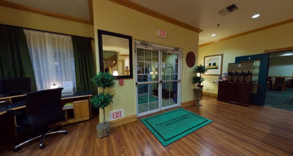 Country Inn & Suites by Radisson, Salina, KS Image 34