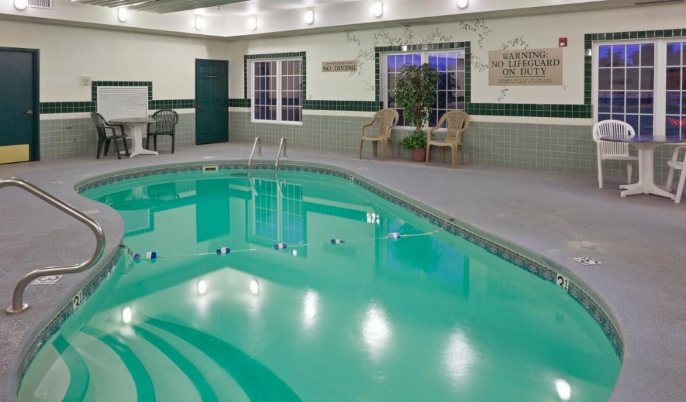 Country Inn & Suites by Radisson, Salina, KS Image 38