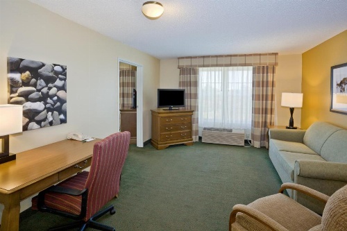 Country Inn & Suites by Radisson, Salina, KS image 43