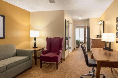 Country Inn & Suites by Radisson, Salina, KS image 5