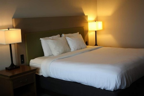 Country Inn & Suites by Radisson, Salina, KS image 8